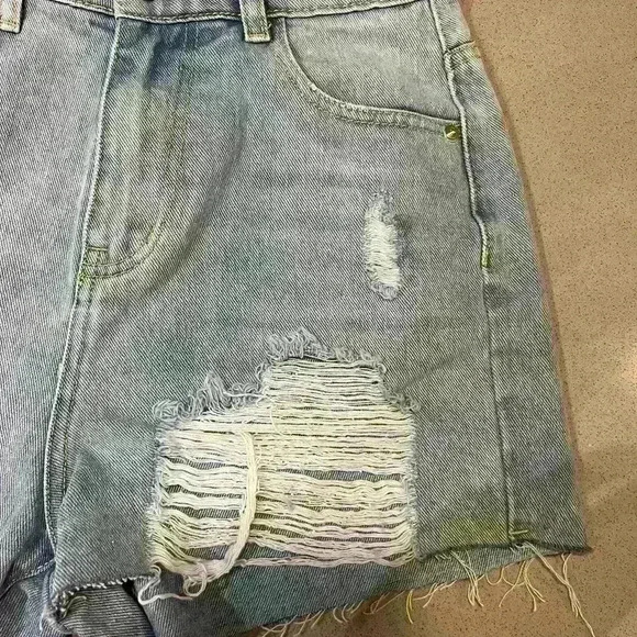 Pretty little thing Jean shorts - Picture 8 of 9